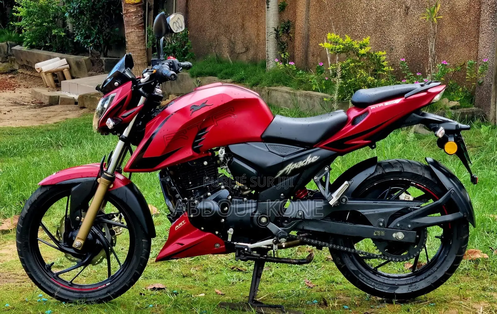 Neuf TVS Apache 180 RTR 2025 Rouge