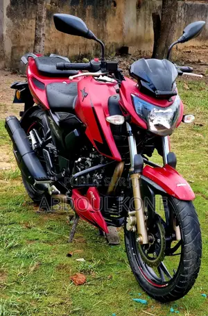 Neuf TVS Apache 180 RTR 2025 Rouge