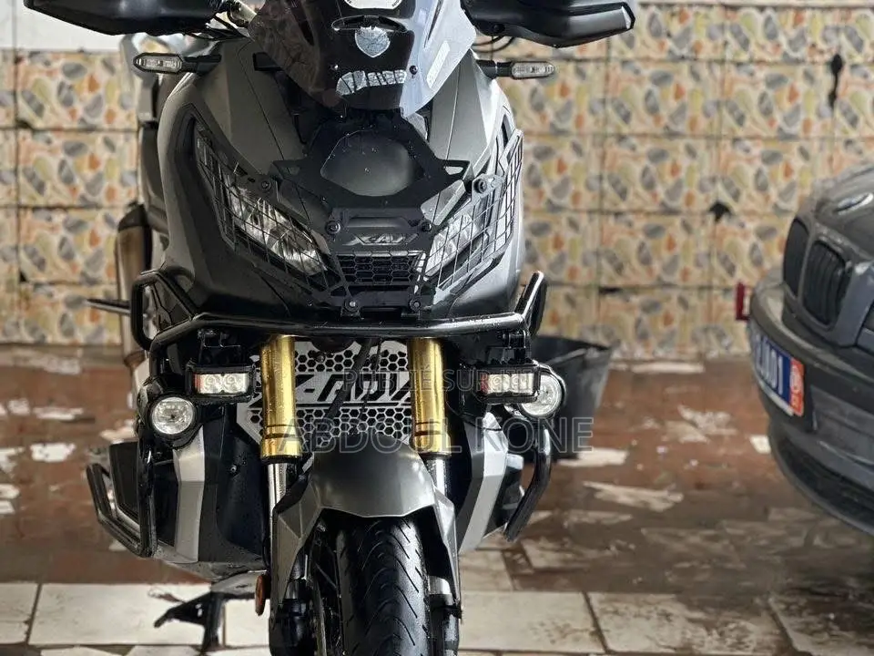 Honda VFR 700F 2021 Noir