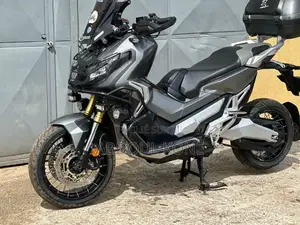 Honda VFR 700F 2021 Noir