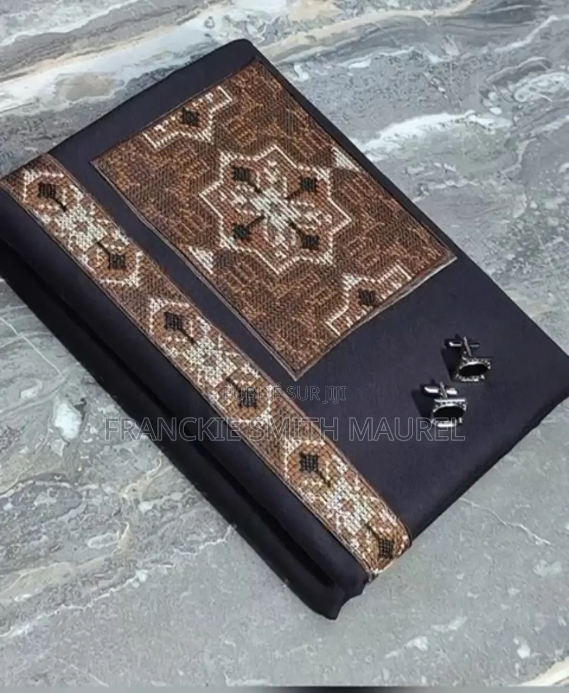 Tissu Homme Bonne Qualité ( 1 À 18.000 / 2 a 30.000 F )