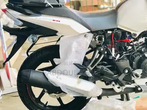 Neuf TVS Apache 180 RTR 2024 Blanc