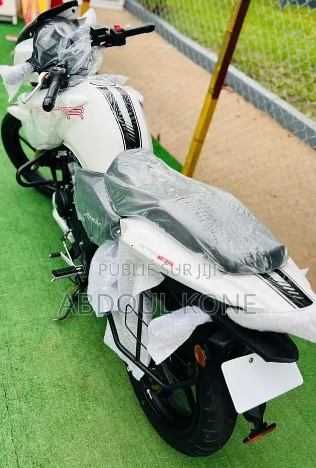 Neuf TVS Apache 180 RTR 2024 Blanc