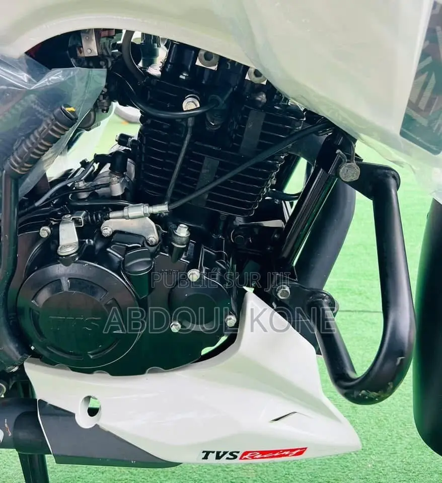 Neuf TVS Apache 180 RTR 2024 Blanc