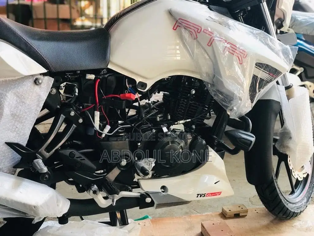 Neuf TVS Apache 180 RTR 2024 Blanc