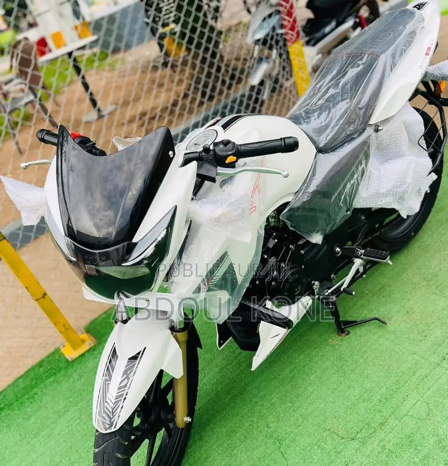 Neuf TVS Apache 180 RTR 2024 Blanc