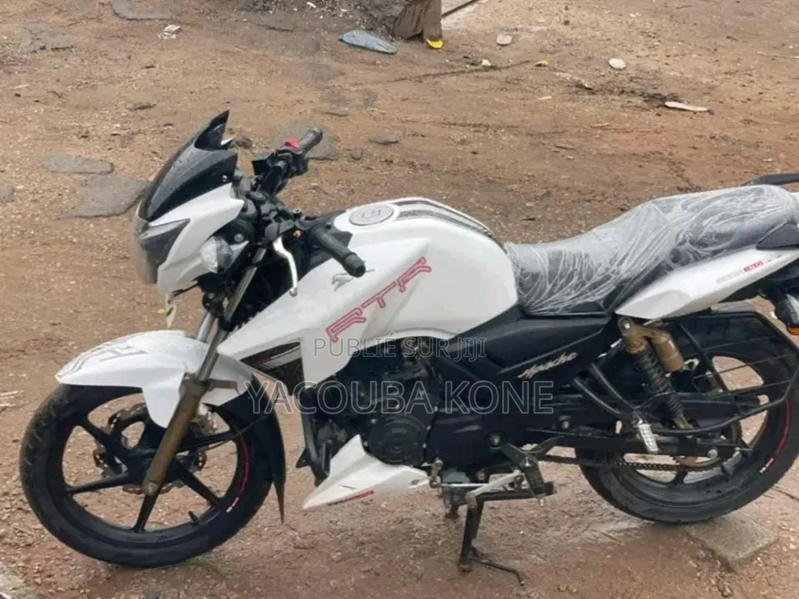Neuf TVS Apache 180 RTR 2024 Blanc