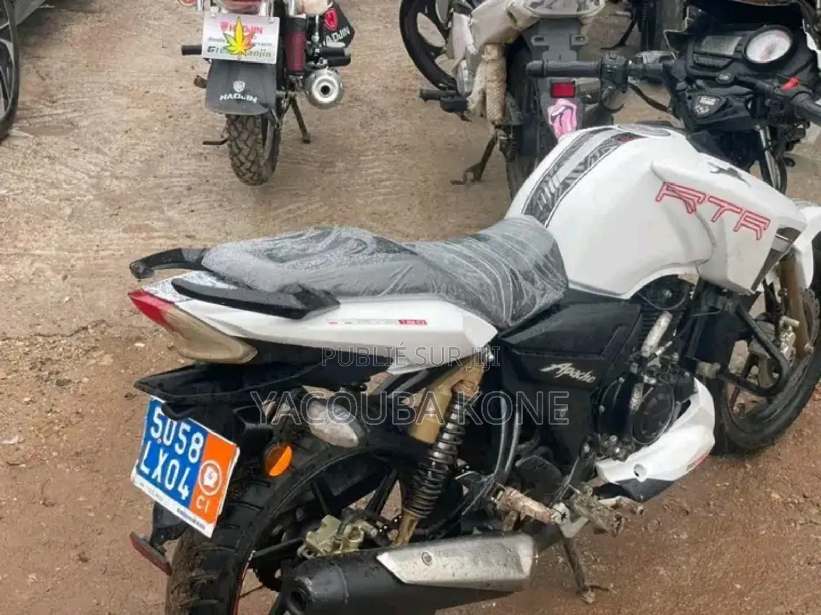 Neuf TVS Apache 180 RTR 2024 Blanc