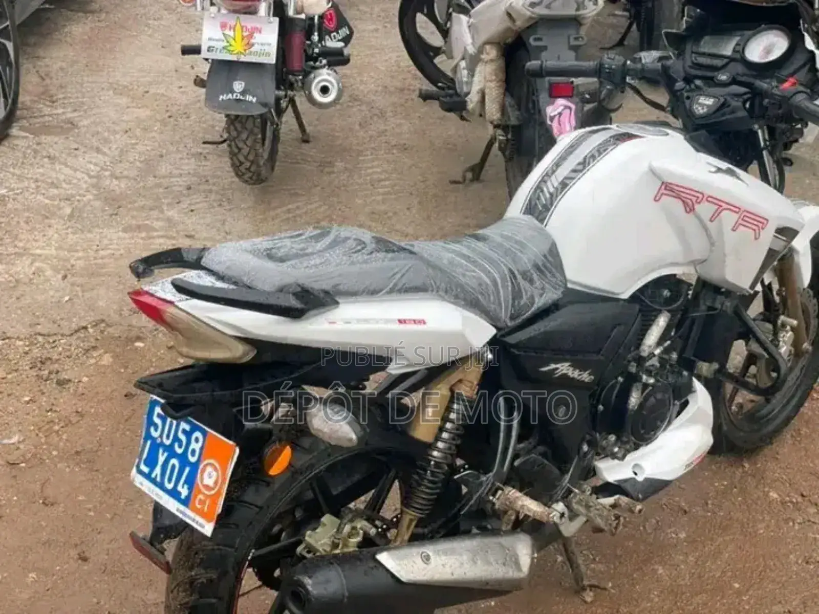Neuf TVS Apache 180 RTR 2024 Blanc