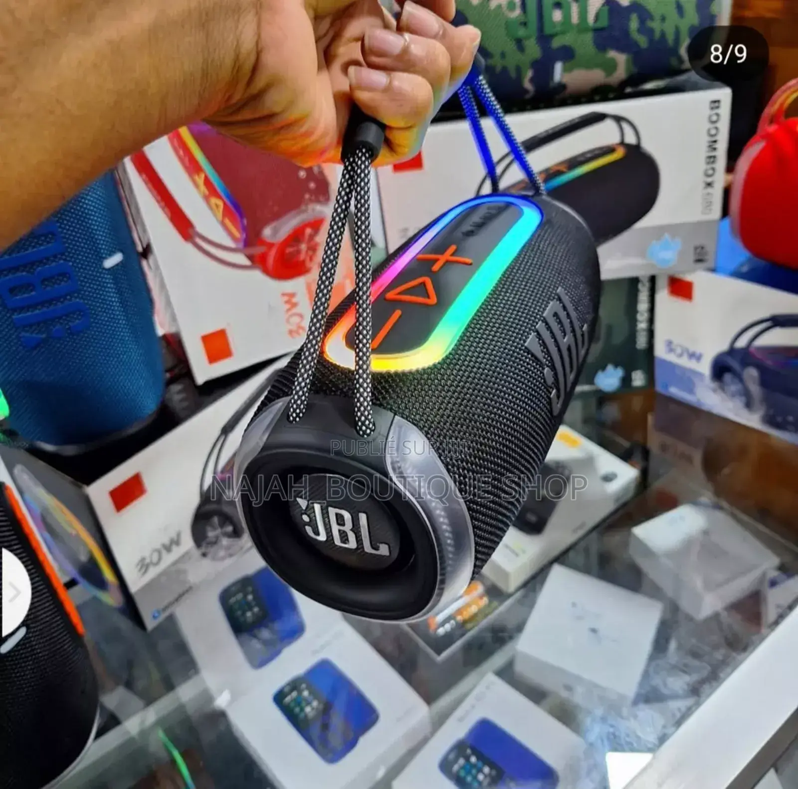 JBL Boombox 680