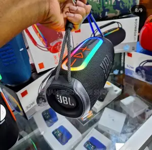 JBL Boombox 680