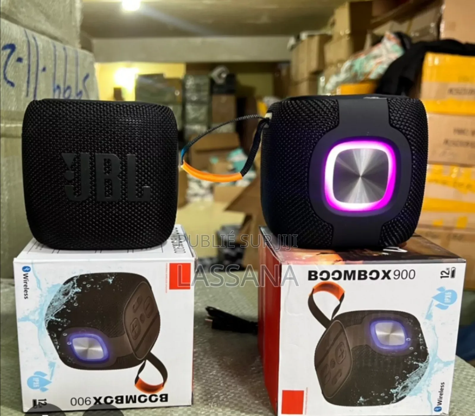 JBL Boombox 900