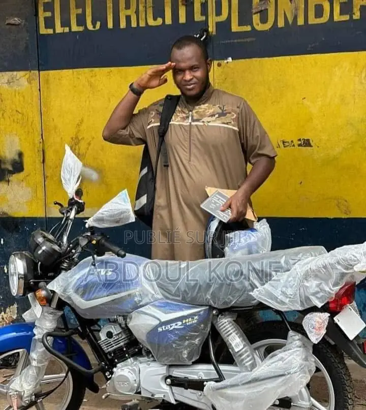 Neuf TVS HLX 125 2019 Bleu