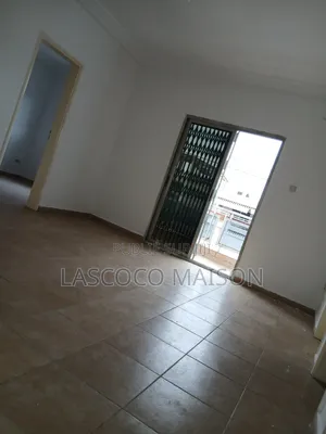 1chbre Appartement dans Lascoco Maison, Cocody à Louer