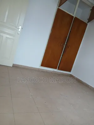 1chbre Appartement dans Lascoco Maison, Cocody à Louer