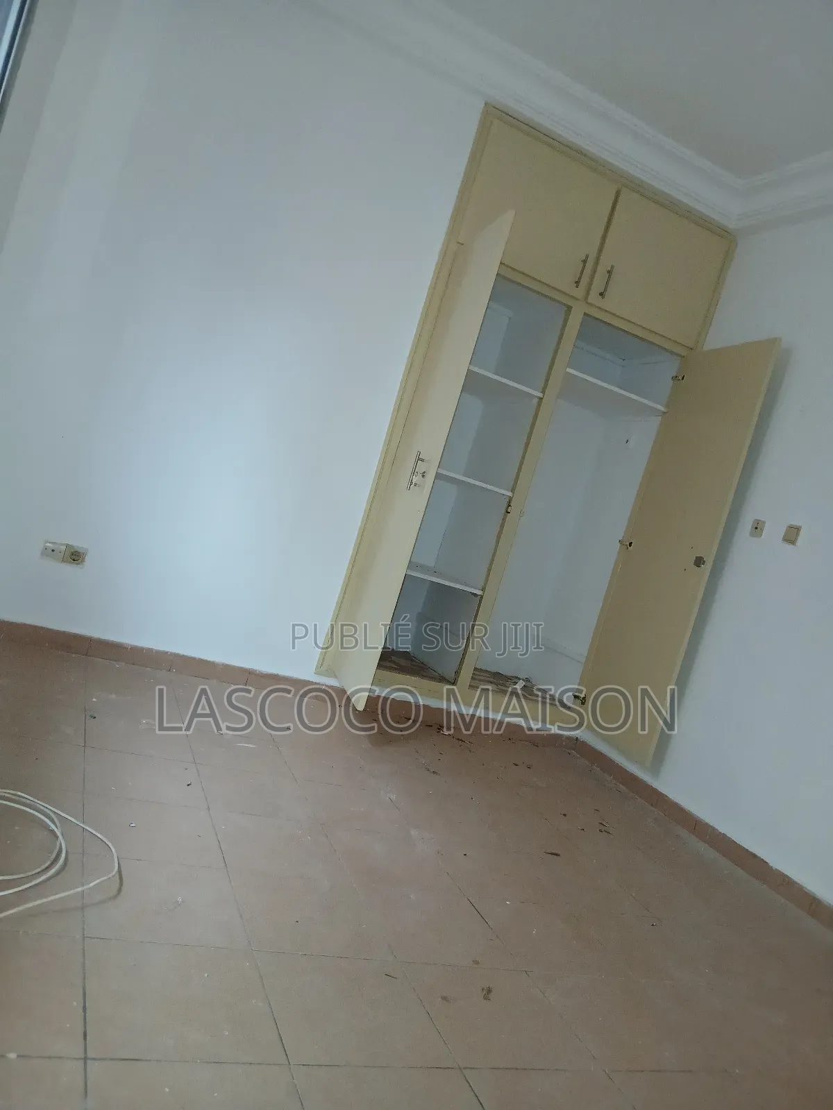 1chbre Appartement dans Lascoco Maison, Cocody à Louer