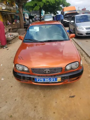 Photo - Toyota Corolla 2003 Orange