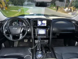 Infiniti QX80 Luxe 2021 Noir