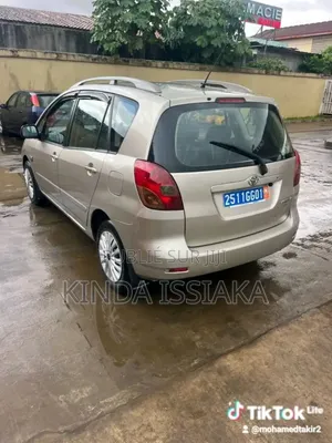 Photo - Toyota Corolla Verso 1.8 2008 Noir Mat