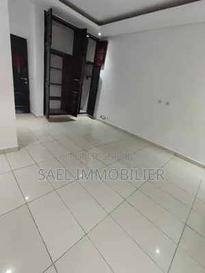 3chbre Appartement dans Cocody à Louer