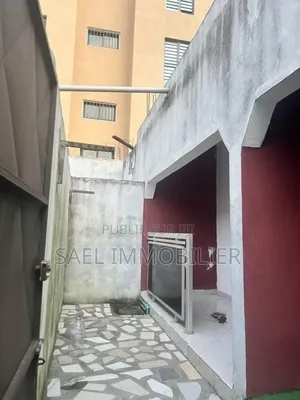 2chbre Appartement dans Sael Immobilier, Cocody à Louer