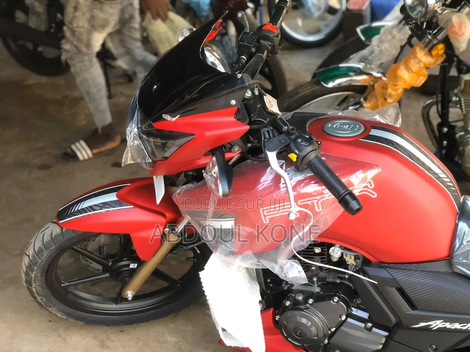Neuf TVS Apache 180 RTR 2022 Rouge