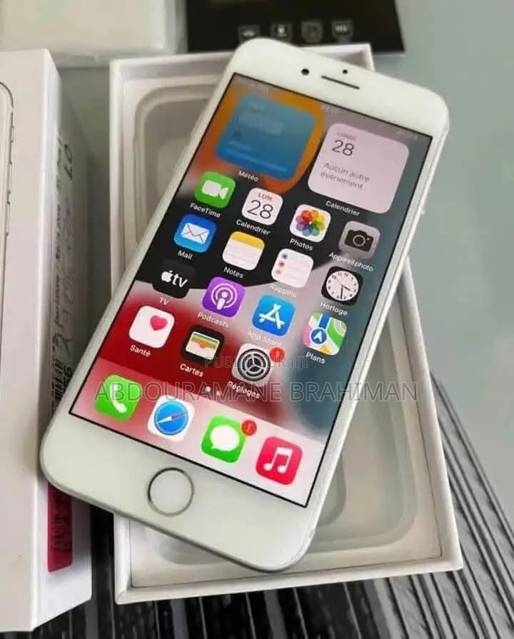 New Pomme iPhone 7 128 GB Blanc