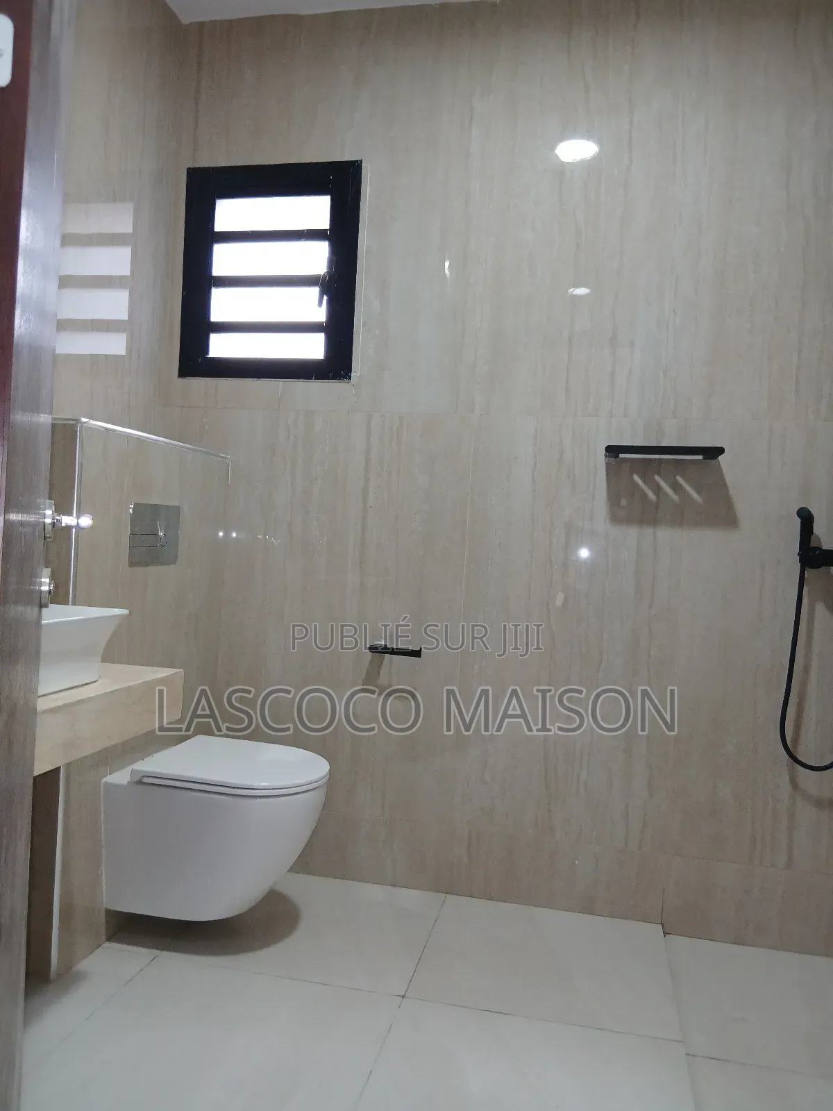 4chbre Appartement dans Lascoco Maison, Cocody à Louer