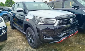 New Toyota Hilux 2025 Noir