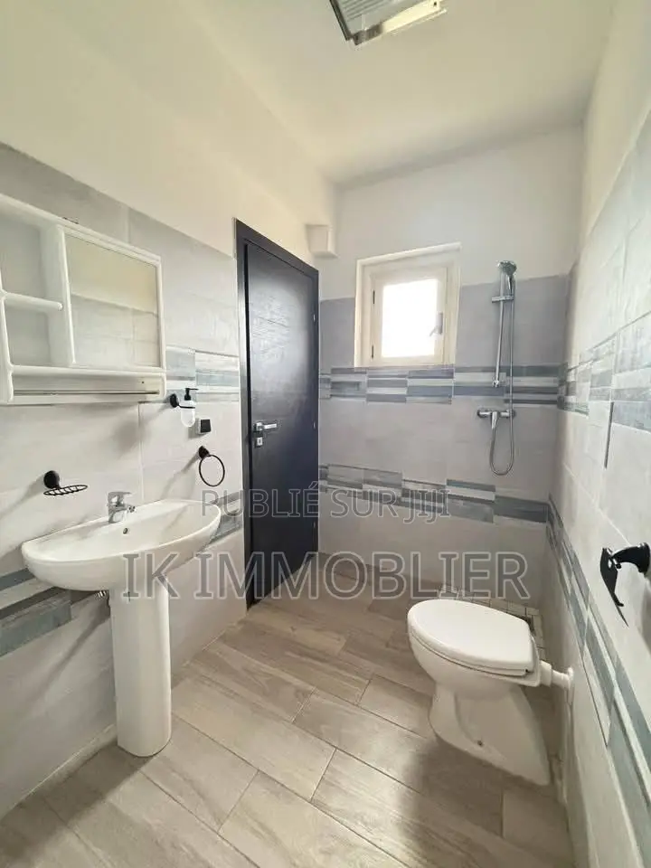 3chbre Appartement dans Ik Immobilier, Grand-Bassam à Vendre