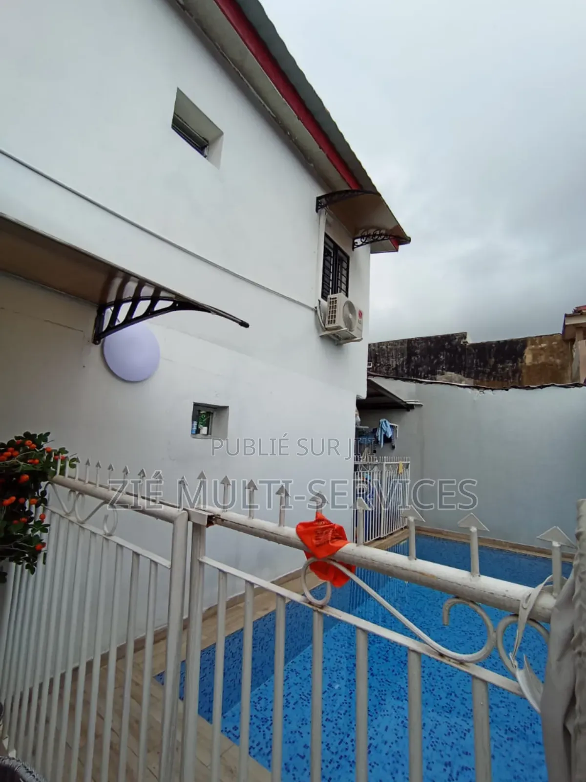 Furnished 5chbre Duplex dans Zié Multi-Service, Cocody à Vendre