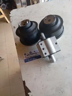 Path De Moteur Et Boîte De Vitesses