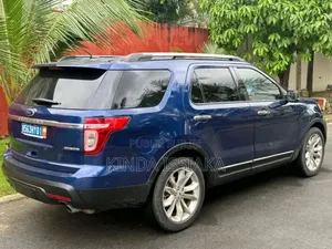 Photo - Ford Explorer Limited AWD 2018 Bleu