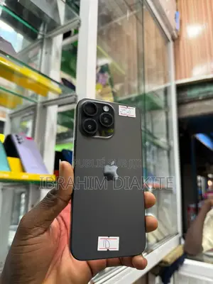 Photo - Pomme iPhone 15 Pro Max 256 GB Noir