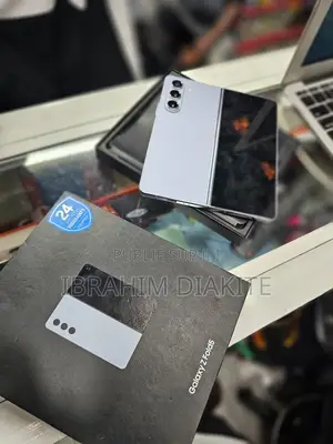 Photo - Samsung Galaxy Z Fold 5 512 GB Bleu