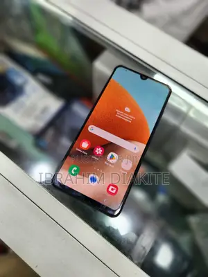 Photo - Samsung Galaxy A32 5G 128 GB Violet