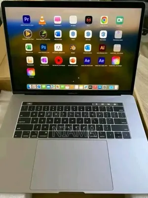 Photo - New Ordinateur Portable Pomme MacBook 2017 16GB Intel Core I7 SSD 512GB