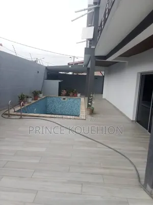 Furnished 2chbre Appartement dans Cocody à Louer