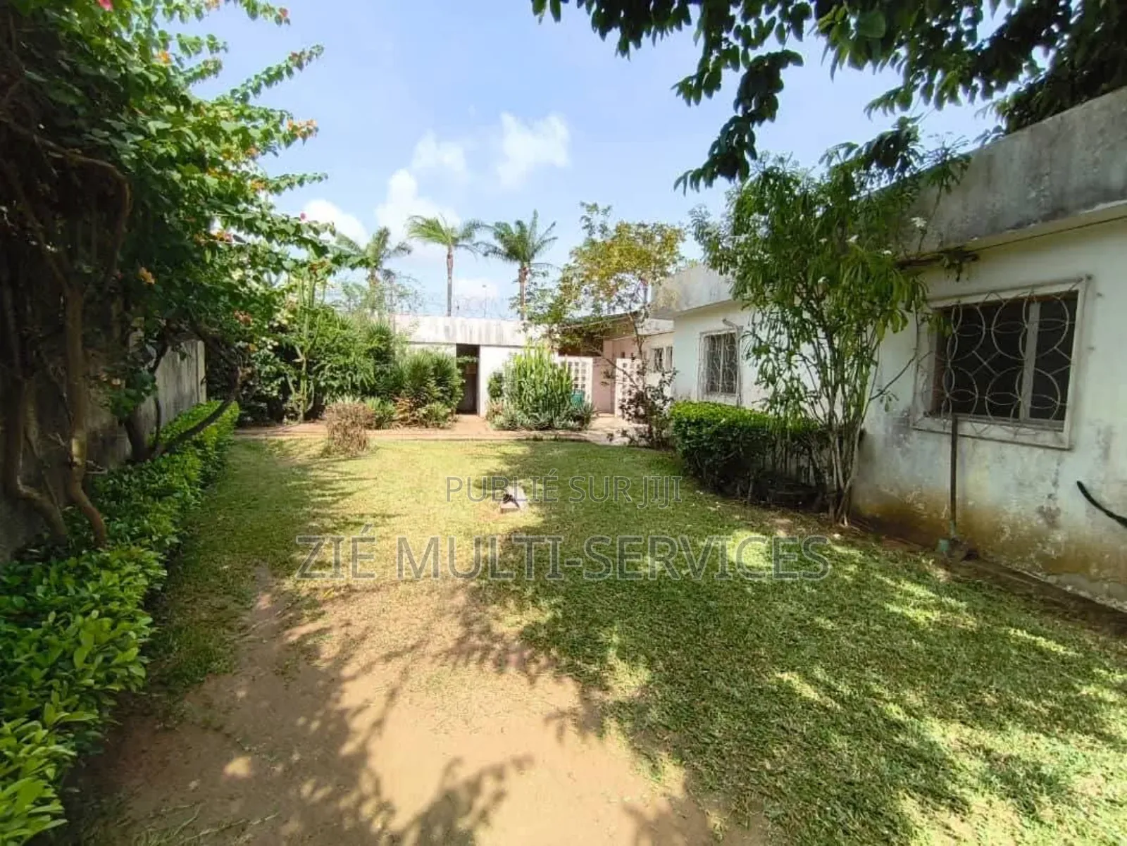 4chbre Villa dans Zié Multi-Service, Cocody à Vendre