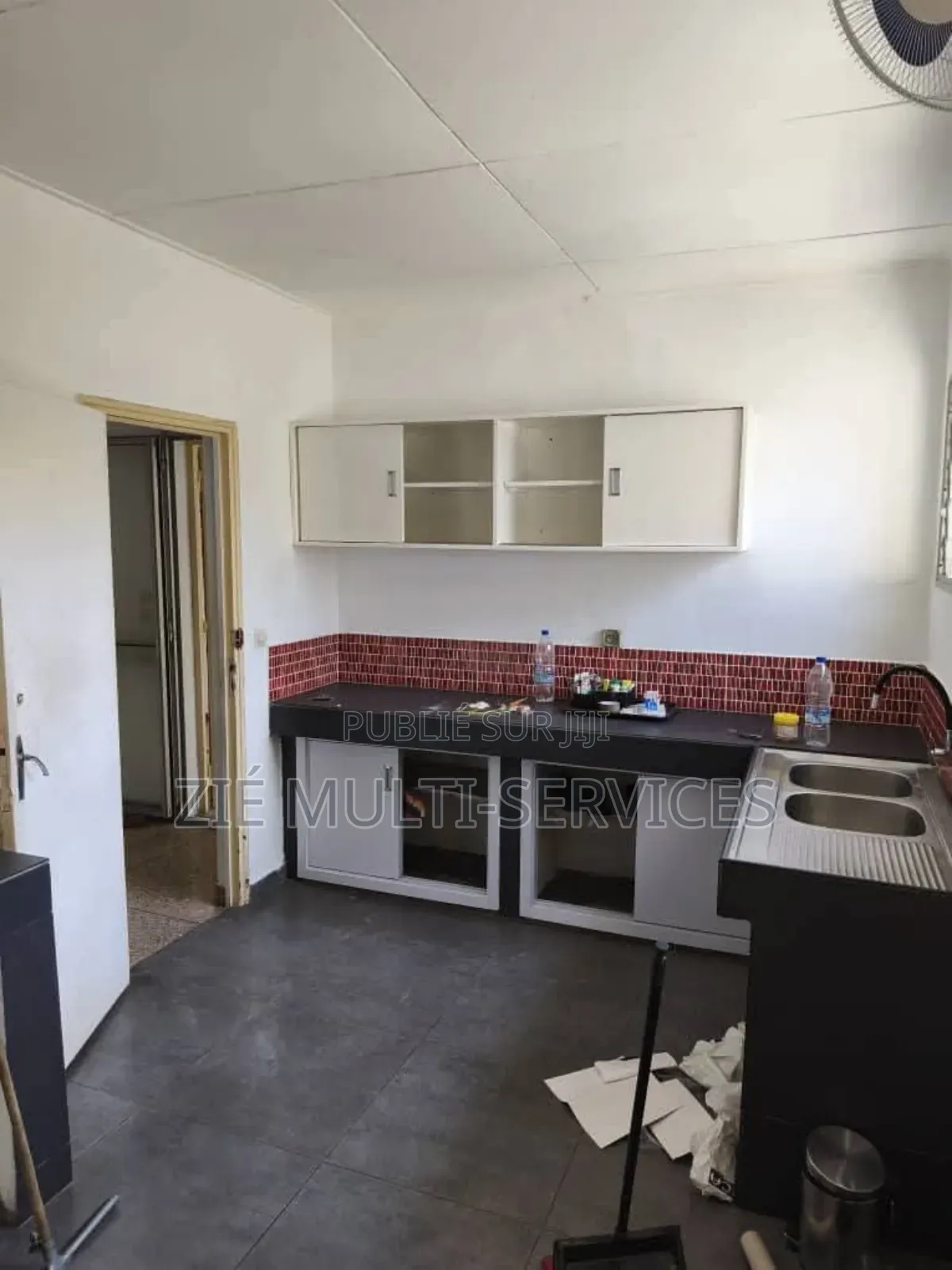 4chbre Villa dans Zié Multi-Service, Cocody à Vendre