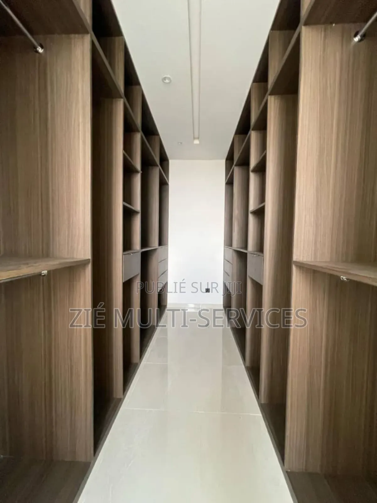 7chbre Duplex dans Zié Multi-Service, Cocody à Vendre