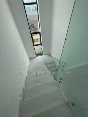 7chbre Duplex dans Zié Multi-Service, Cocody à Vendre