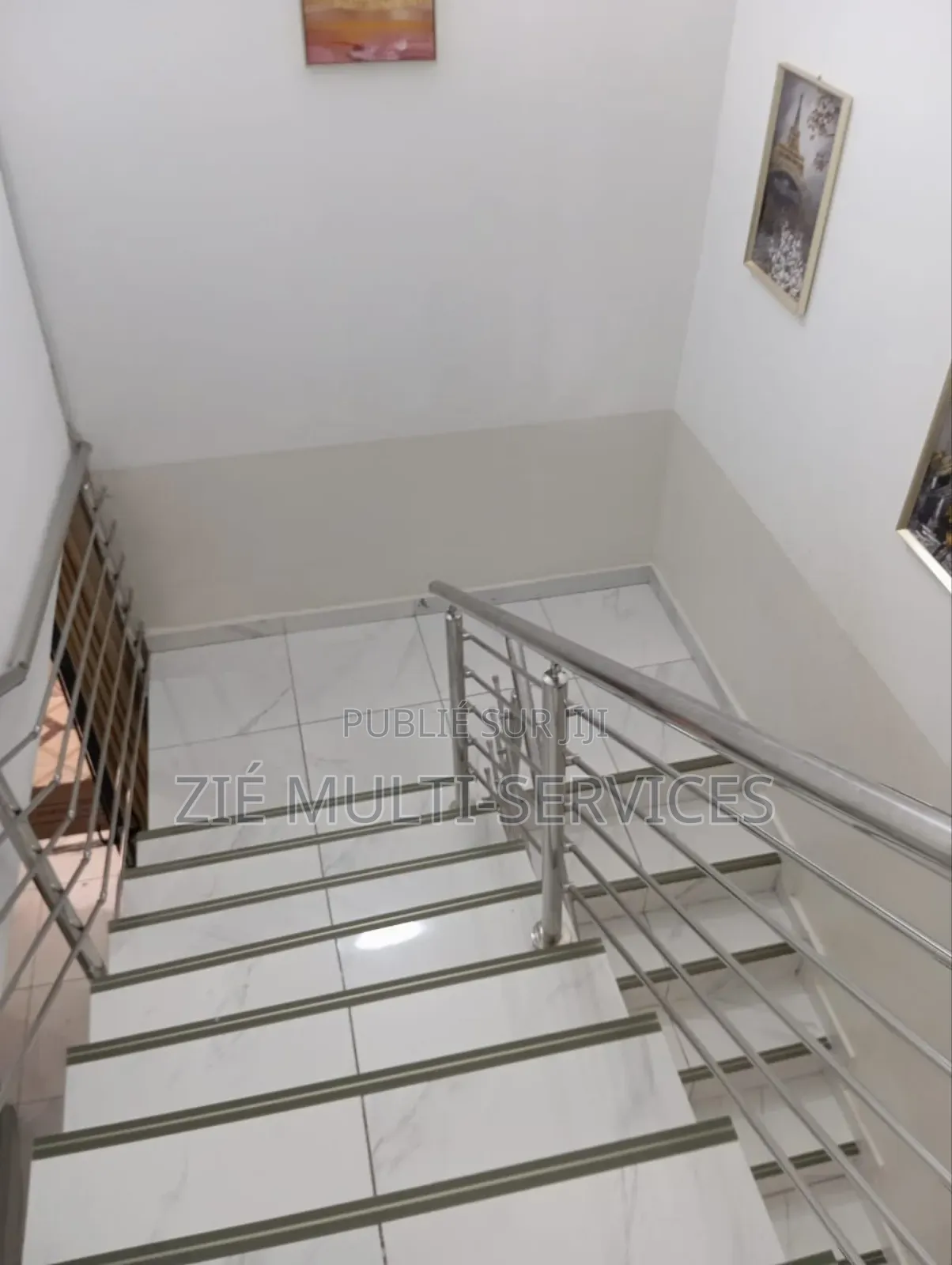 7chbre Duplex dans Zié Multi-Service, Cocody à Vendre