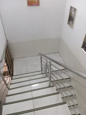 7chbre Duplex dans Zié Multi-Service, Cocody à Vendre