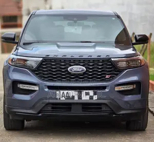 Photo - Ford Explorer ST 2022 Gris