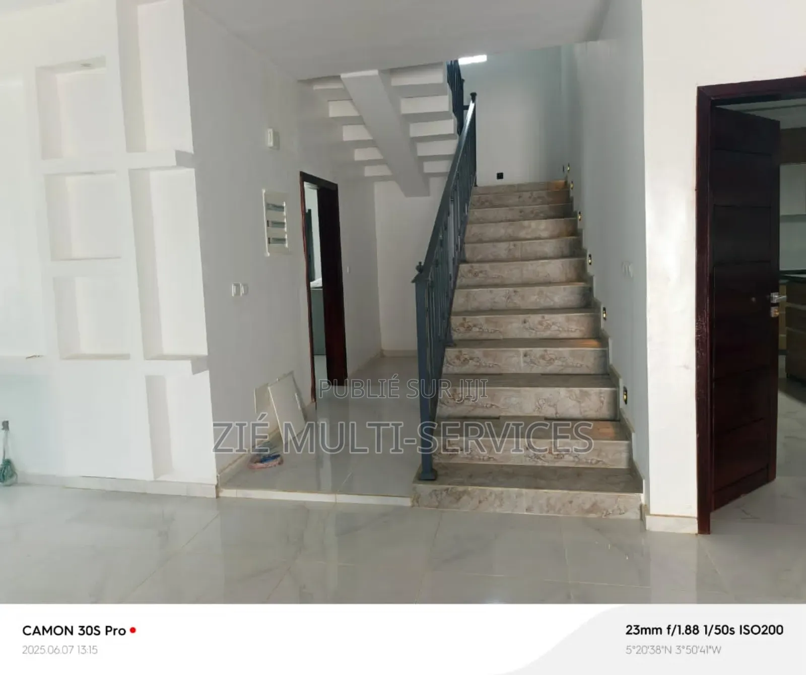 Furnished 11chbre Duplex dans Zié Multi-Service, Bingerville à Vendre