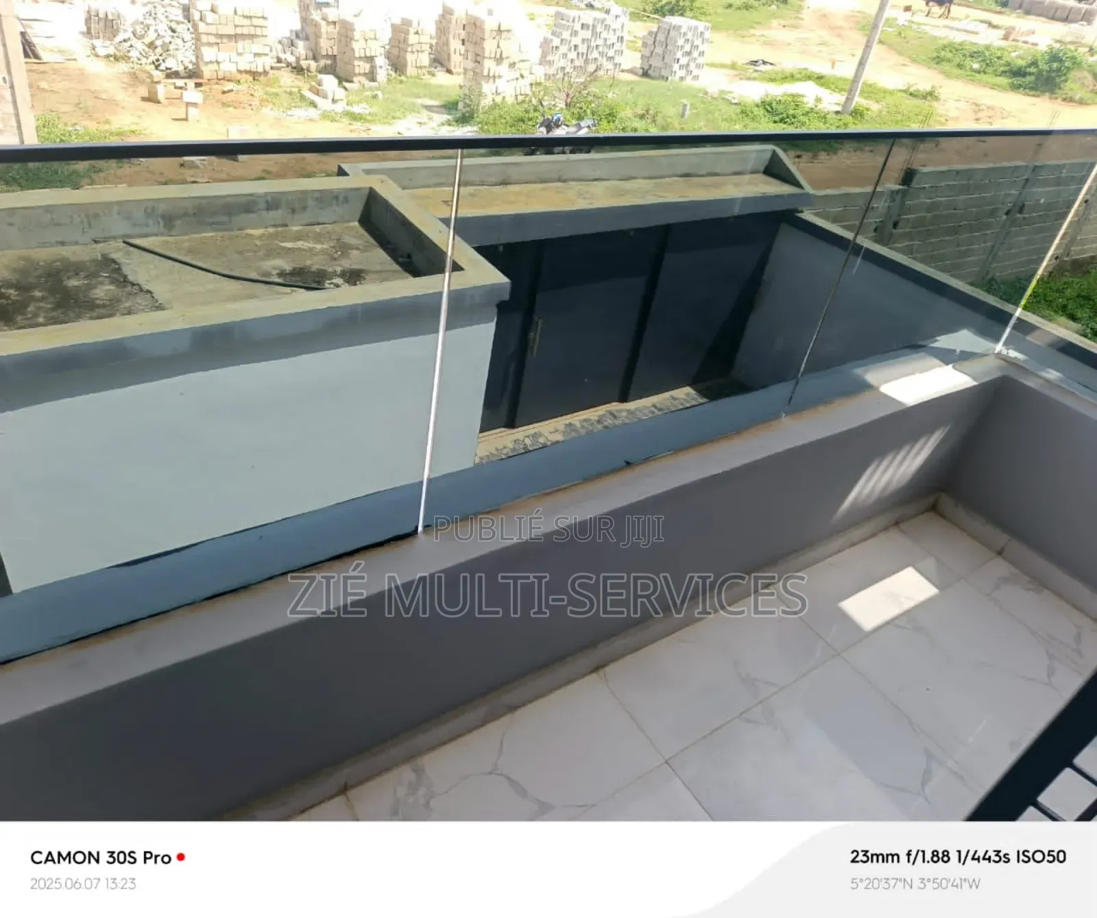 20chbre Blocs d'appartements dans Zié Multi-Service, Le Plateau