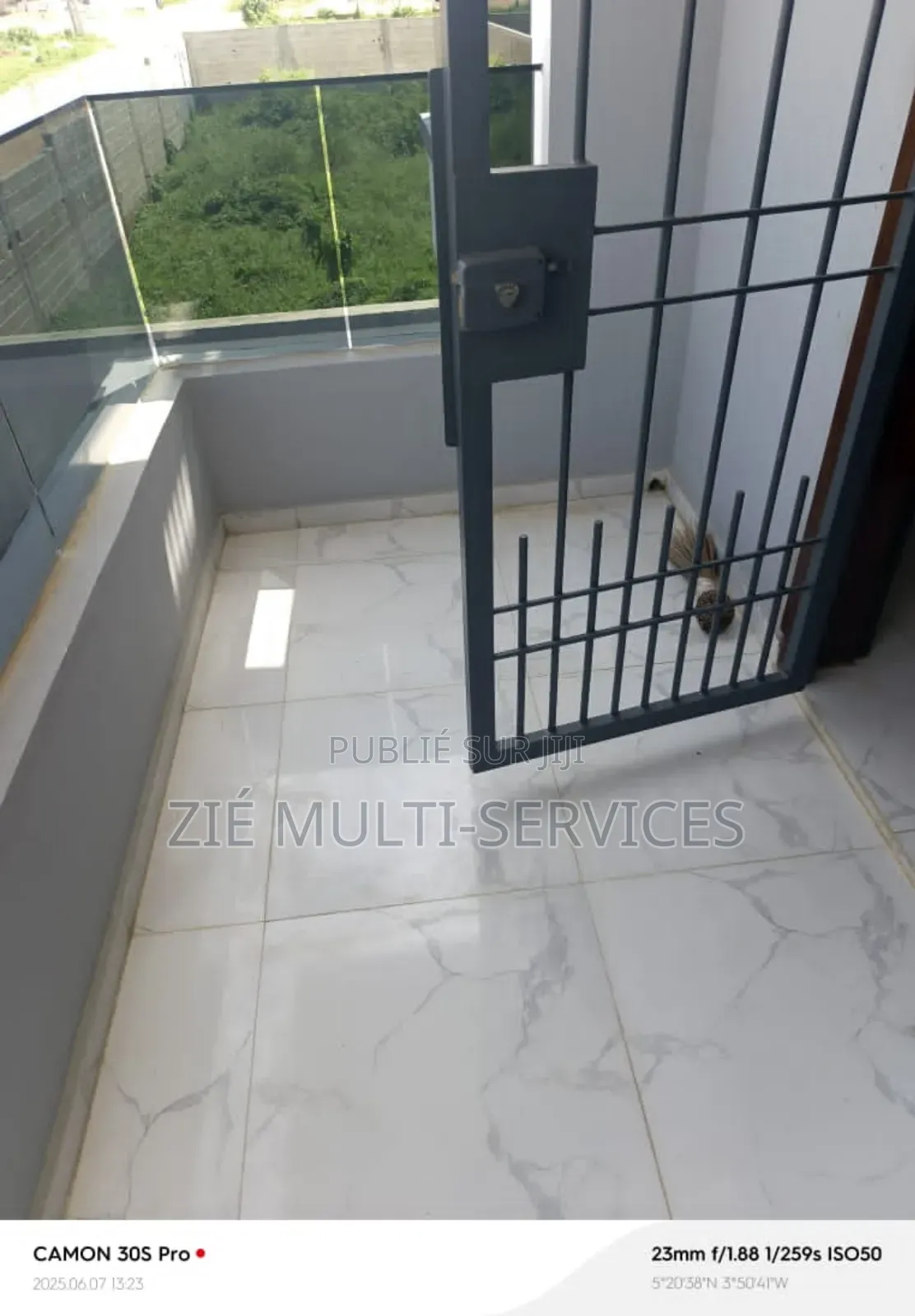 20chbre Blocs d'appartements dans Zié Multi-Service, Le Plateau