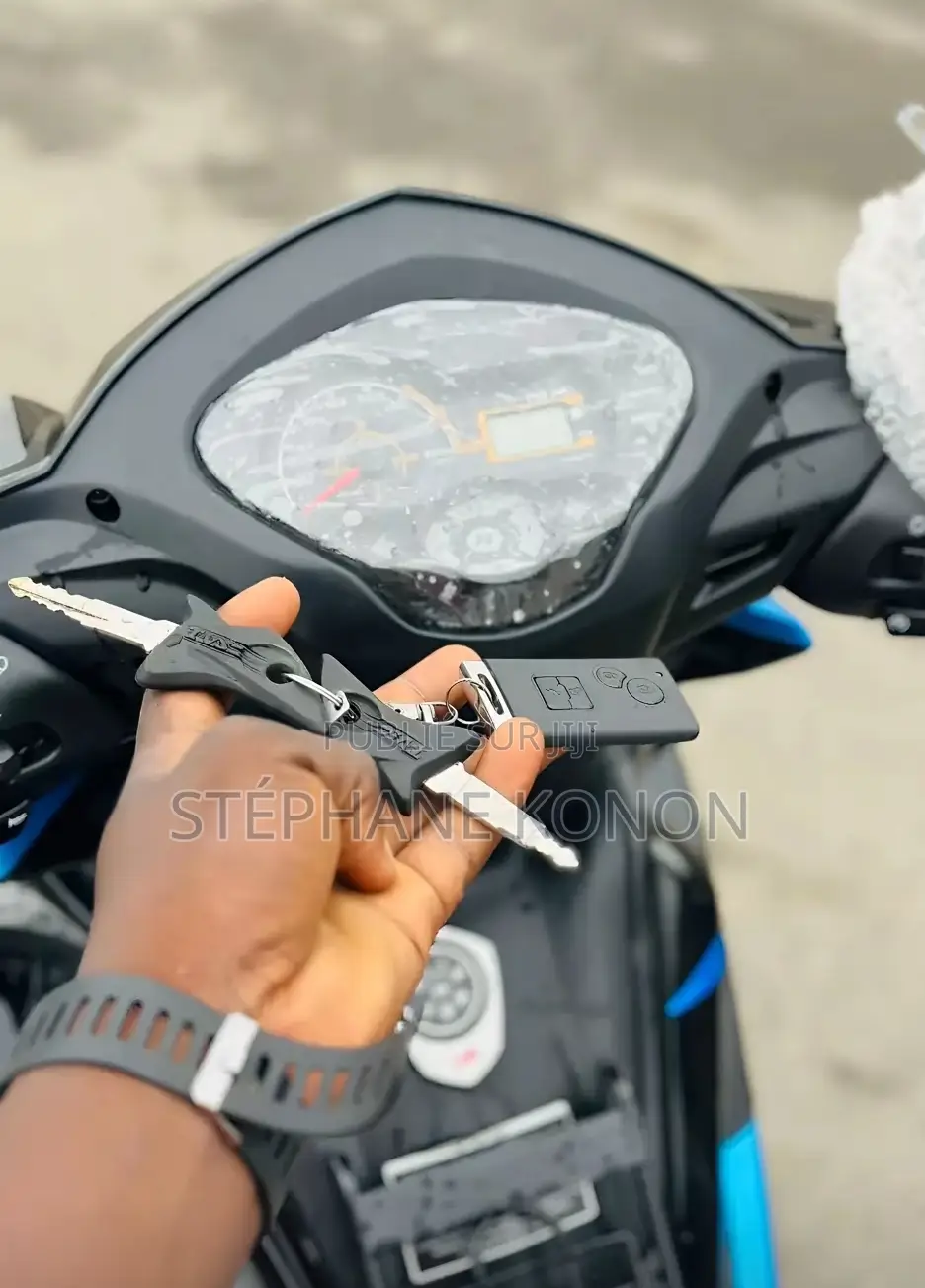 Neuf TVS HLX 125 2024 Bleu