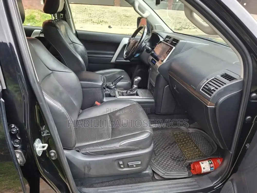 Toyota Land Cruiser Prado 2021 Noir